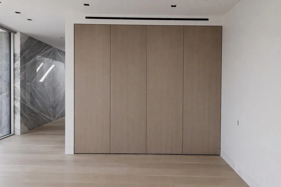 Closet, Closed, Hollywood Hills